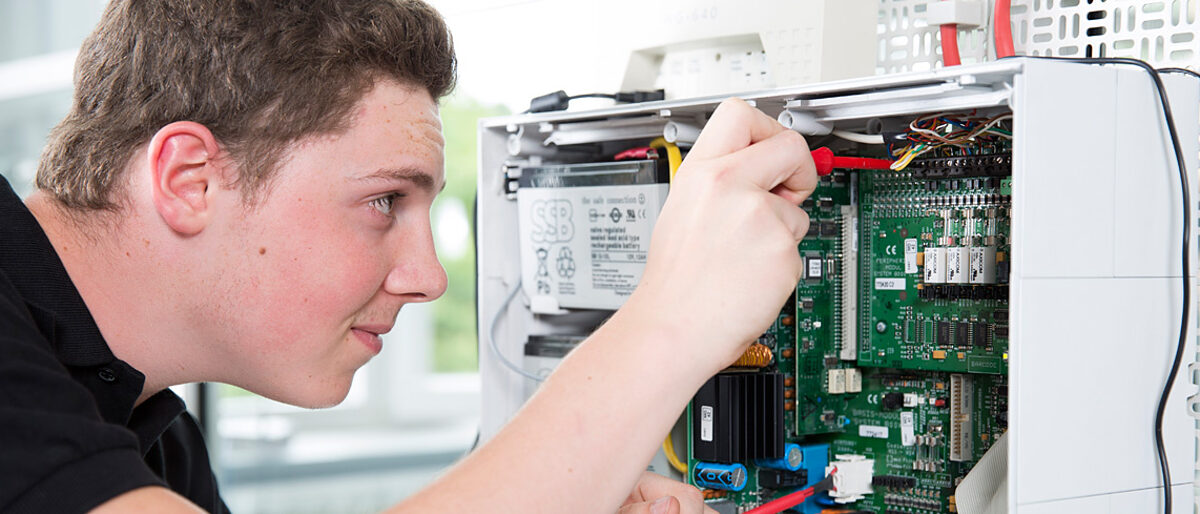Handwerk hat Zukunft mit qualifiziertem Nachwuchs: Um die Ausbildung in den Betrieben zu stärken, verbessert die Politik die Förderung auf vielfältige Weise. Handwerk hat Zukunft mit qualifiziertem Nachwuchs: Um die Ausbildung in den Betrieben zu stärken, verbessert die Politik die Förderung auf vielfältige Weise.