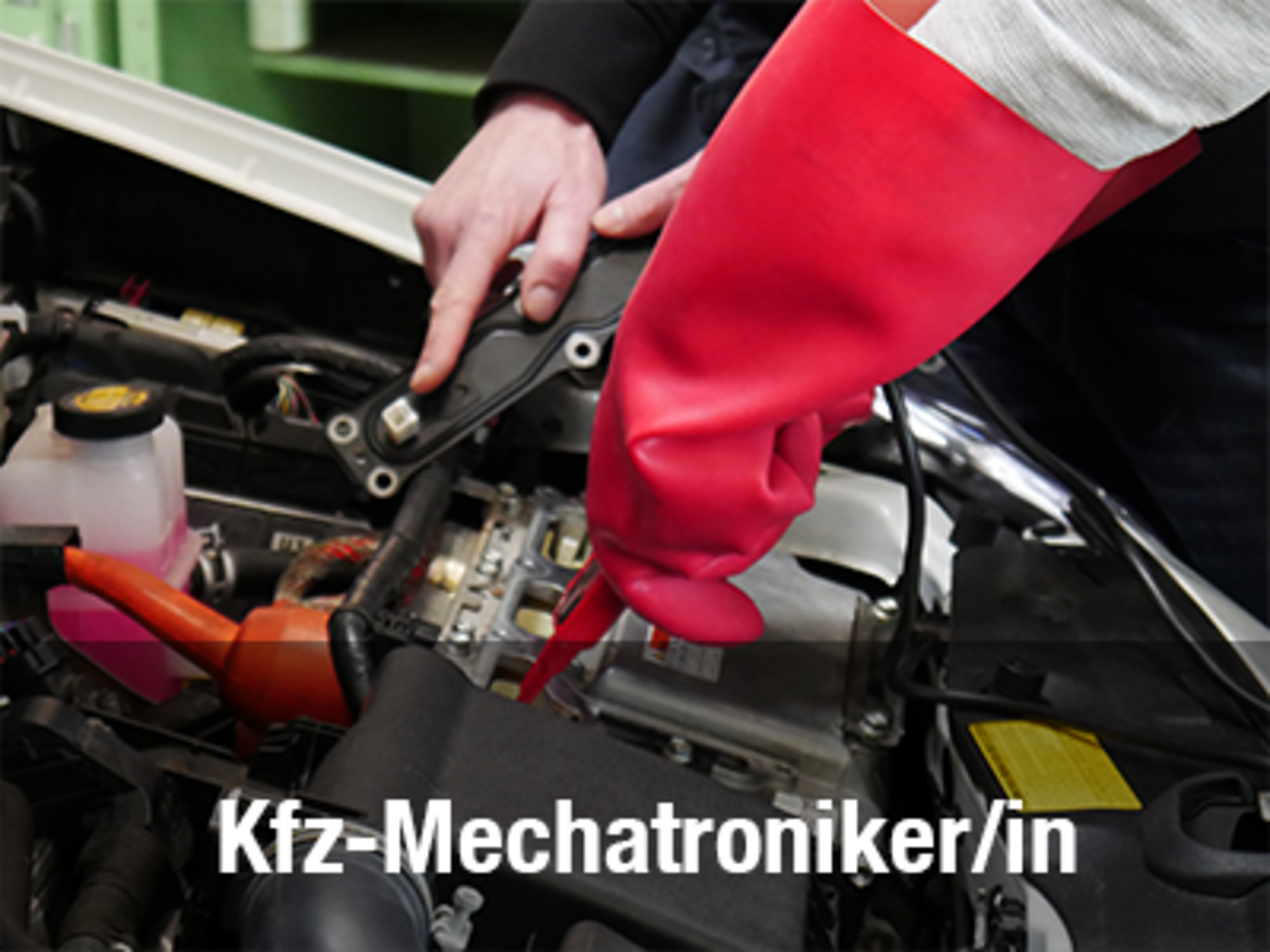 Kfz-Mechatronikerin