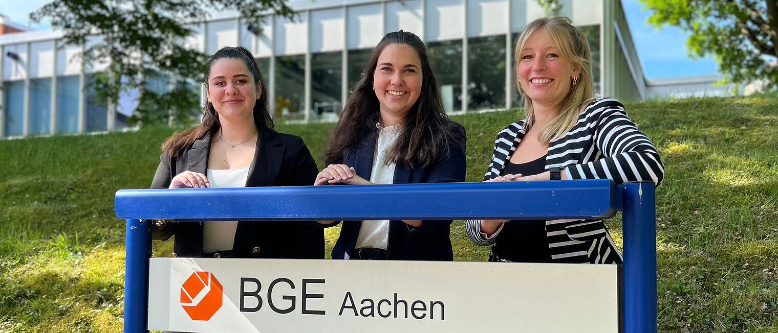 Team der Weiterbildungsberatung der Handwerkskammer Aachen: Tasmin Heger, Lisa Graff, Rebecca Aldenheim
