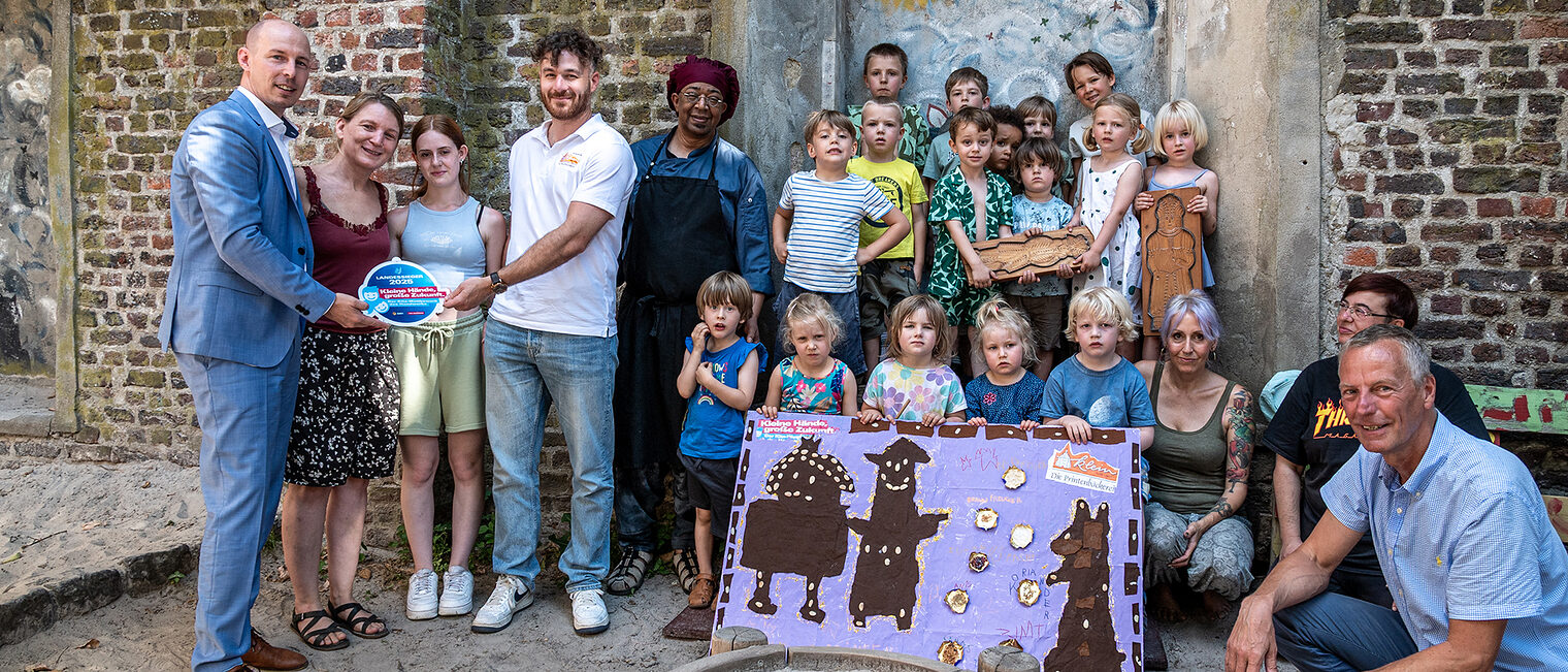 Siegerfoto vom 12. Kita-Wettbewerb. Gewonnen hat der Kinderladen Hanbrucher Straße in Aachen mit einem Projekt in Kooperation mit der Printenbäckerei Klein.