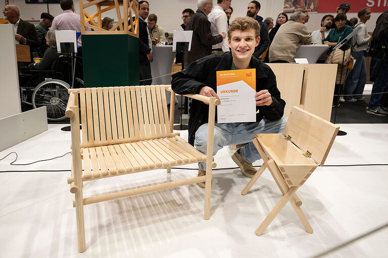 Rundstäbe aus Esche waren das Ausgangsmaterial für das Gesellenstück von Emil Eisermann.