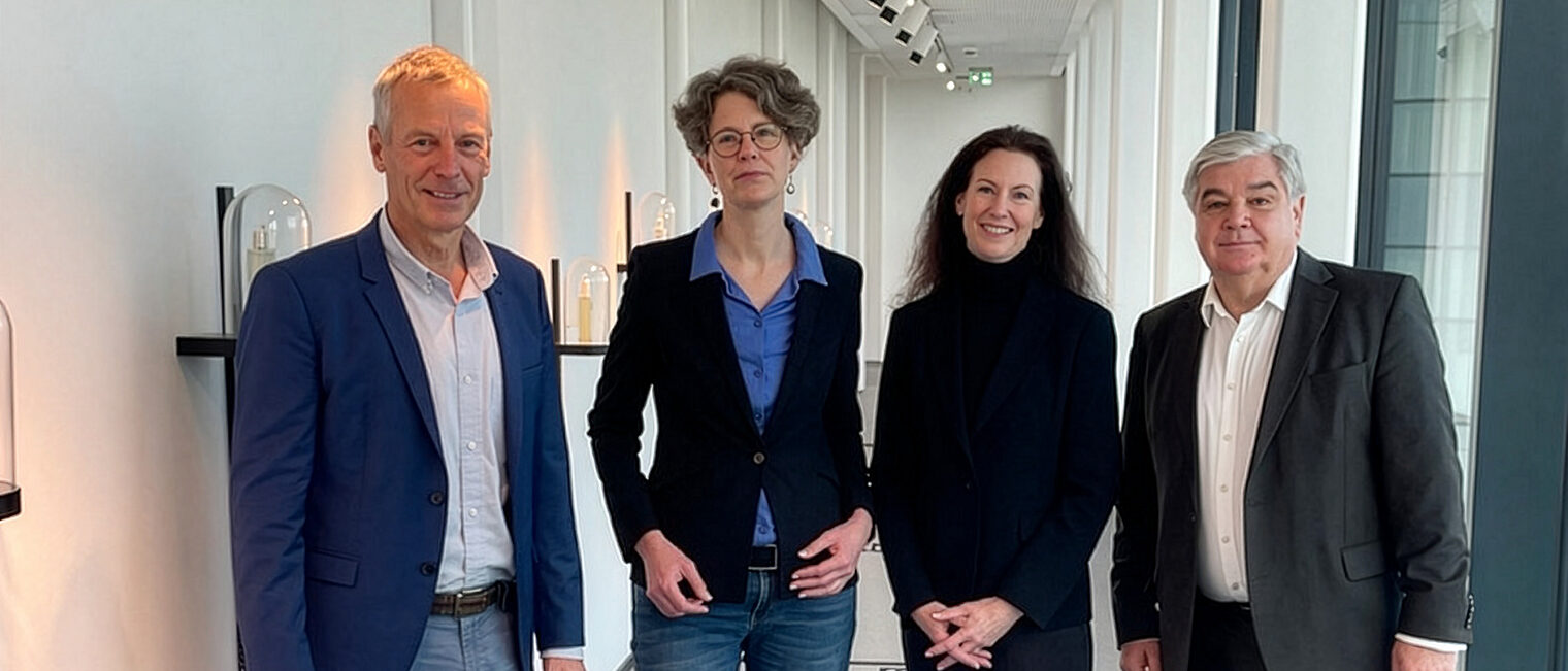 v.l. Georg Stoffels - HGF HWK Aachen, Ellen Lenders - Senior Expertin Bildungsberatung/-politik IHK Aachen, Silke Gego - Vice President Global HR Dr. Babor GmbH & Co. KG, Ulrich Käser - Vorsitzender der GF Agentur für Arbeit Aachen-Düren