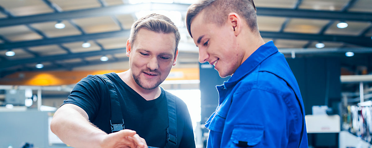 AdobeStock_ausbildung_metall_1200_480