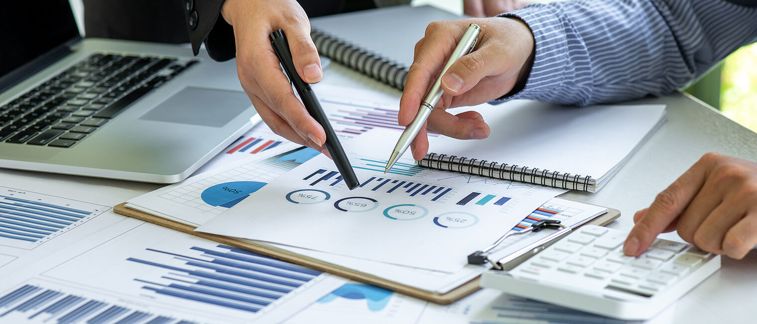 Wer sich früh mit dem Thema Übergabe beschäftigt und kompetente Unterstützung hat, kann der Zukunft des Betriebes gelassen entgegensehen. 